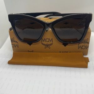 BNIB Brand New never worn MCM Sunglass Woman’s style MCM712 S Dark Brown